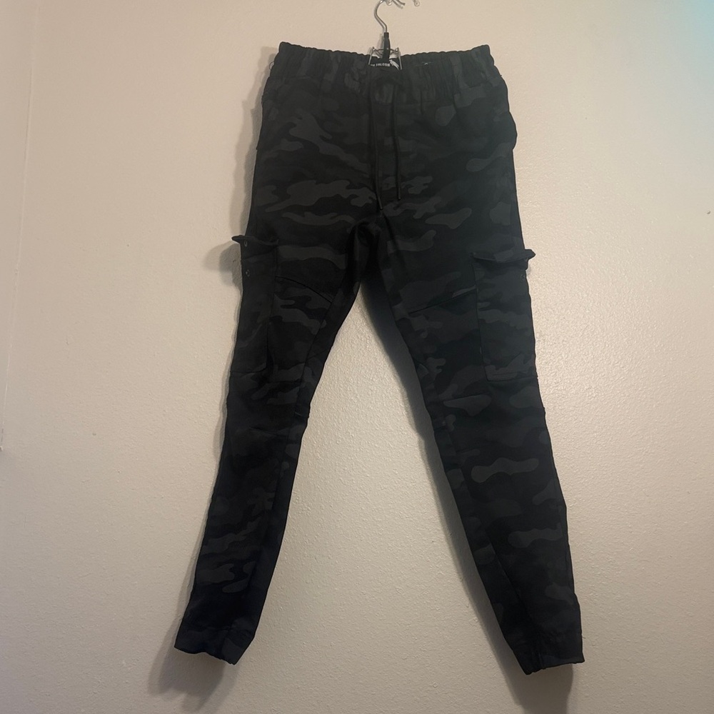 Black Camouflage Cargo Joggers (Men’s S)
